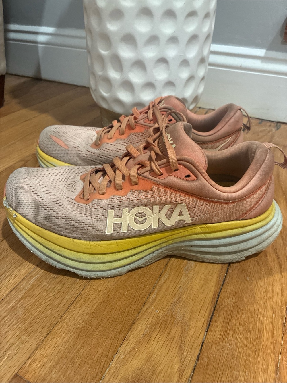 HOKA ONE ONE Bondi 8 Women's Peach/Yellow Running Shoes Size 9.5 1127952 SCPP